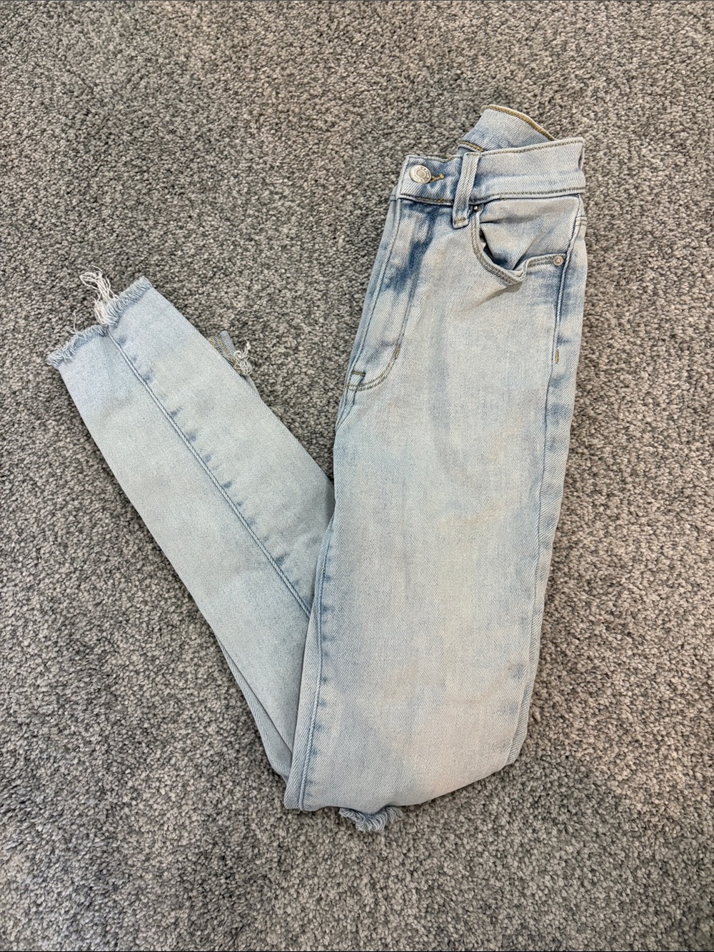 PacSun Light Wash Super High-Rise Jegging with Raw Hem